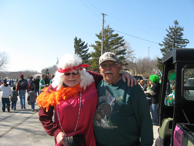 /pictures/ST Pats Float 2009 - No snow our guys keep draging/IMG_1421.jpg